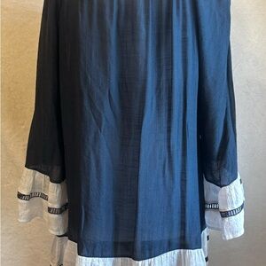 Navy and White Women's Top Size Large